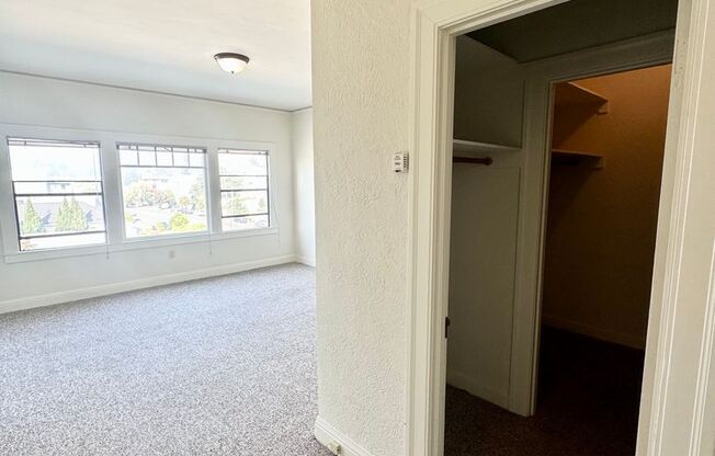 Lantz Building 12 - 5339 Broadway