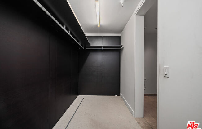 1 bed, 2 baths, 1,220 sqft, $4,500, Unit 11H