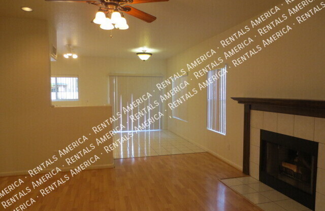 1032 E BRENTRUP DR
