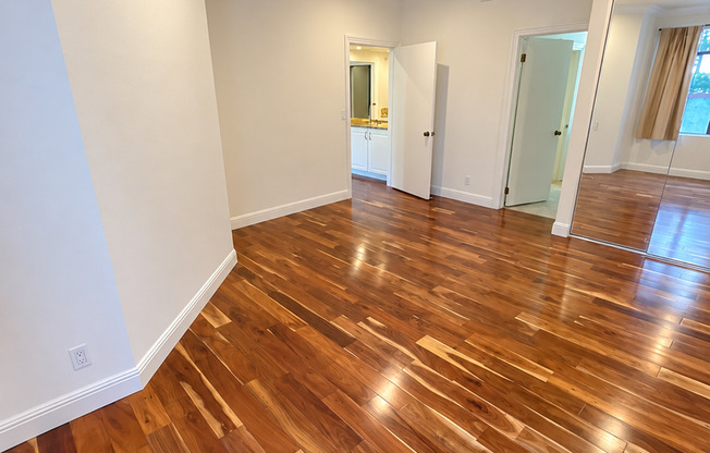1 bed, 1.5 baths, $3,500, Unit # 113