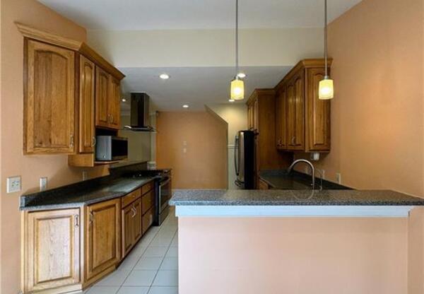 127 W BELVEDERE RD