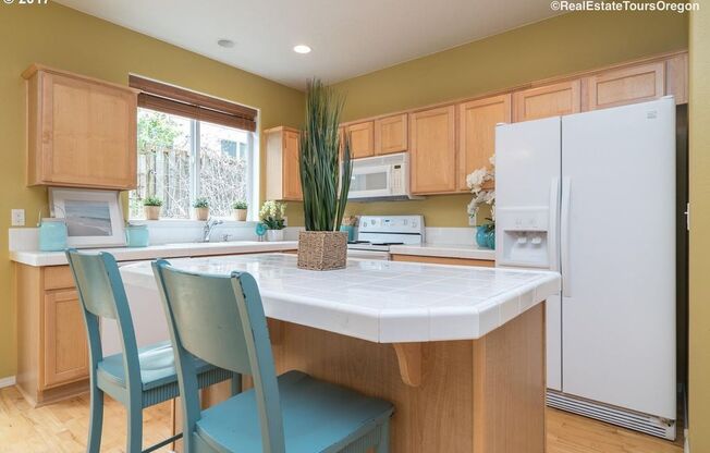 Beautiful Modern 3 Bedroom Townhouse with All the Bells & Whistles in Beaverton