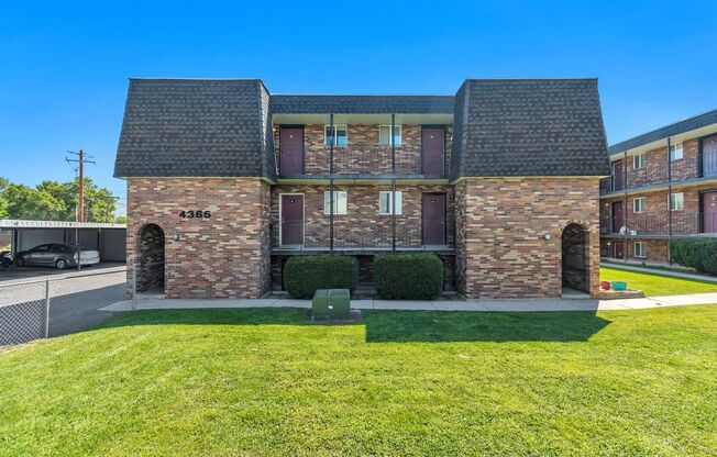 2 beds, 1 bath, $1,245, Unit Unit A2
