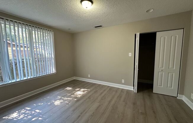 3 beds, 2 baths, $2,500