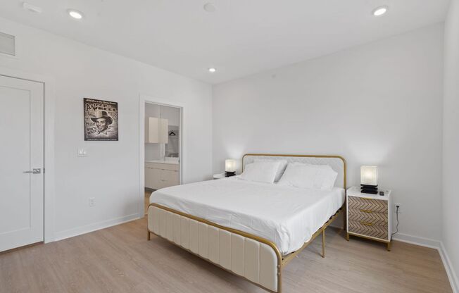 2 beds, 2 baths, 1,001 sqft, $1,675, Unit 218