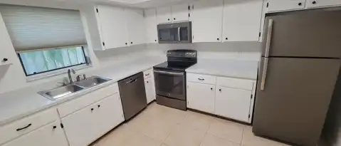 10597 101 AVE