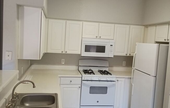 2 beds, 2 baths, 1,137 sqft, $1,599, Unit Las Vegas Blvd. 1239