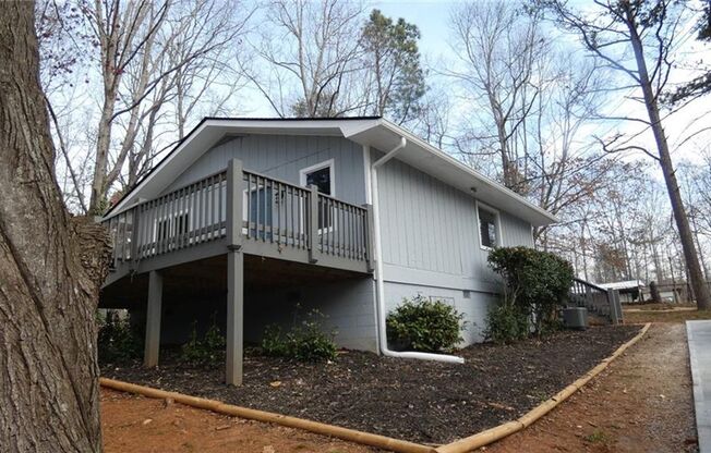 2 Bed/1 bath single family home in Forsyth County