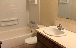 2 beds, 1 bath, $1,250, Unit 3