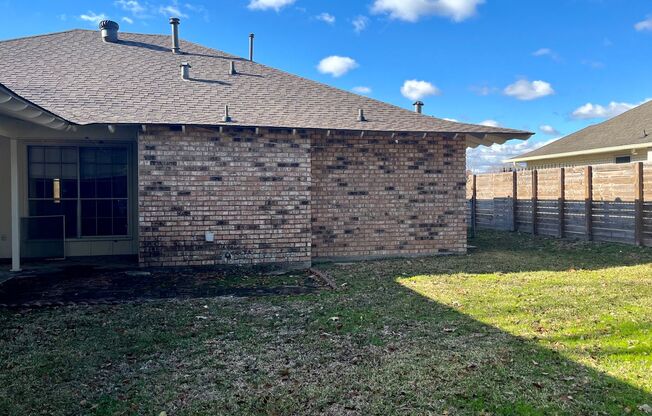 3 beds, 2 baths, $1,650