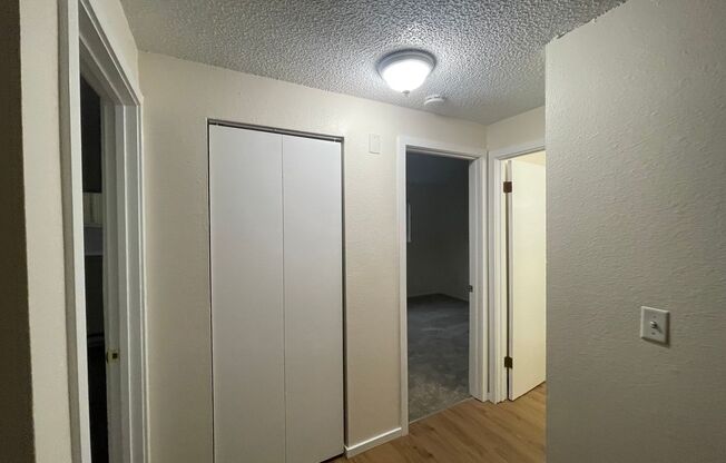 2 beds, 1 bath, 950 sqft, $1,395, Unit 6