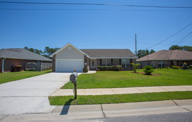 3/2/2 Home in East Navarre