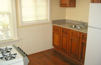 -Great Downtown Berkeley Location near BART and the UC Berkeley Campus!
