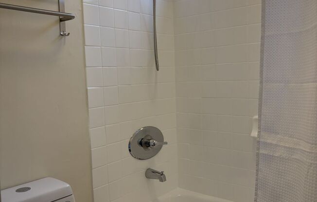 1 bed, 1 bath, $2,200, Unit Unit 1426-1