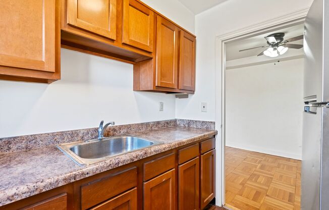 1 bed, 1 bath, 851 sqft, $975, Unit 309