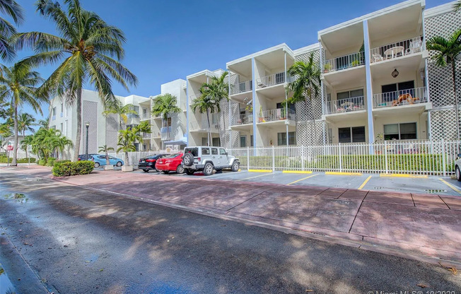 641 Espanola Way