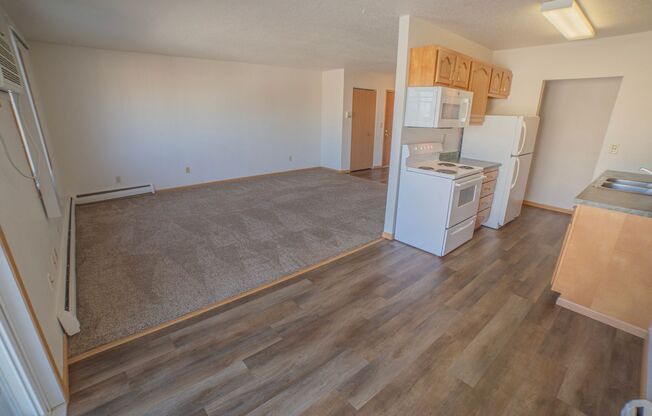 2 beds, 1 bath, 936 sqft, $850, Unit 2521-201