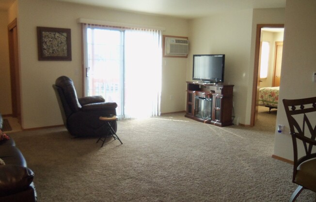 2 beds, 1 bath, 1,100 sqft, $1,179.99, Unit 128-01