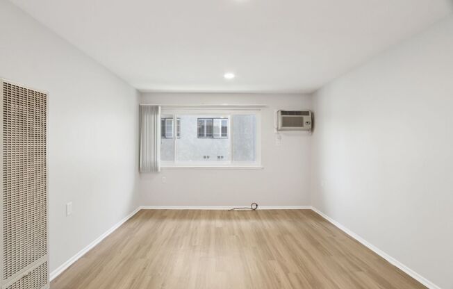 1 bed, 1 bath, 695 sqft, $1,748, Unit 318