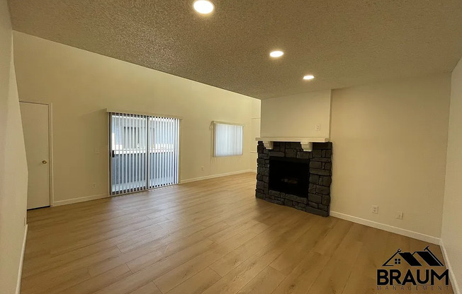 2 beds, 1 bath, $2,195