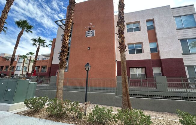 FREE WEEK PROMO! 2 BEDROOM 2 BATH GUARD GATED PARK AVENUE CONDO OFF THE STRIP!