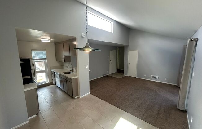 515 - 328 Highland Ave
