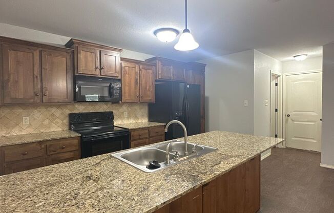 3 beds, 2 baths, 1,345 sqft, $1,350, Unit 905-A