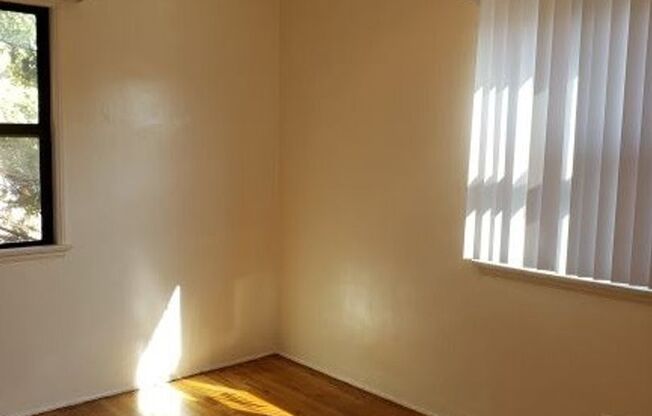 2 beds, 1 bath, $2,280, Unit 4353