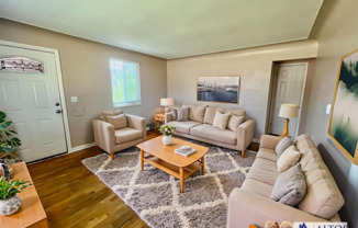 Updated 2 bed 1 bath duplex in Park Hill!