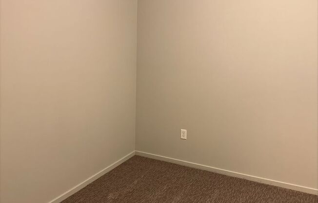 1 bed, 1 bath, 678 sqft, $1,160, Unit 222