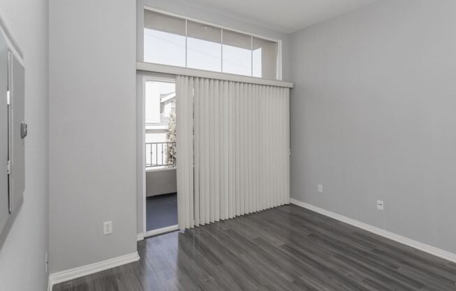 Living Room Blinds at 7393 West Manchester Avenue, Los Angeles, California