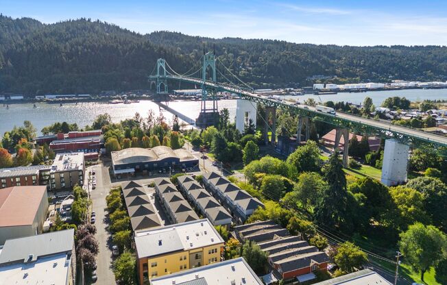 Spacious Cathedral Park Townhouse with Private Yard & Garage