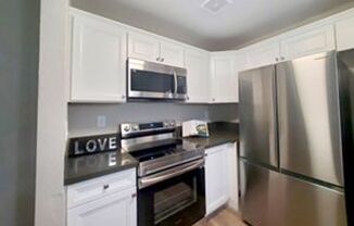 2 beds, 2 baths, 800 sqft, $2,495, Unit 212