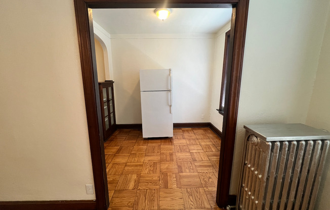 Studio, 1 bath, 400 sqft, $805, Unit 303