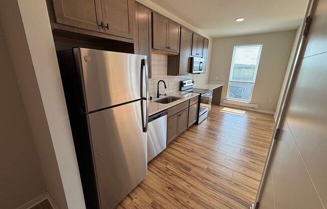 Studio, 1 bath, 585 sqft, $1,515, Unit 10025-304