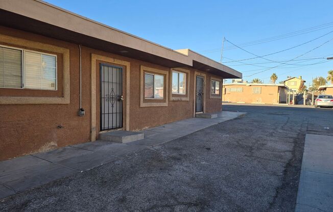 2 beds, 1 bath, 750 sqft, $1,095, Unit UNIT 4
