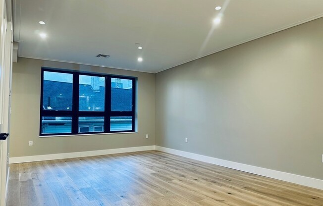 1 bed, 1 bath, 715 sqft, $3,300, Unit 201