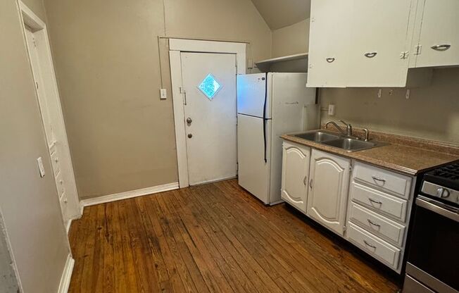 Charming 2 Bed 1.5 Bath in West Wash Park!
