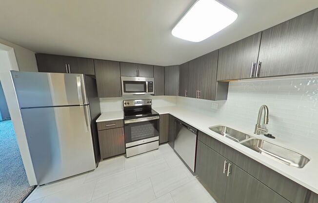 Remodeled 2 Bedroom, 2 Bathroom