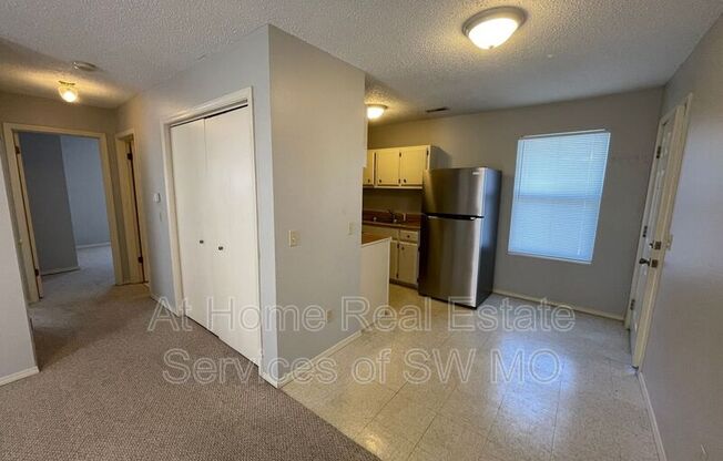 1636 N BENTON