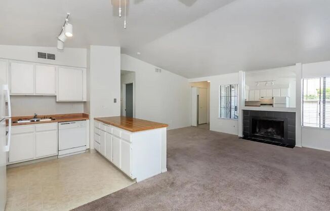 2 beds, 1 bath, 984 sqft, $1,675, Unit 135