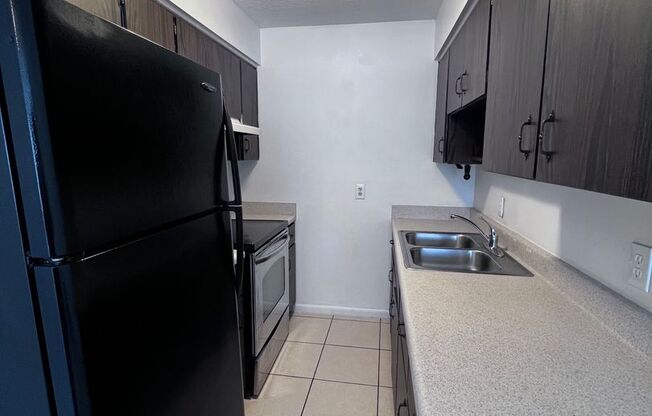 1 bed, 1 bath, $1,500, Unit 1360 D Carlton Ct.