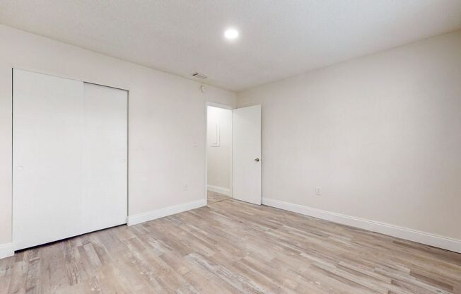 2 beds, 2 baths, 800 sqft, $1,495, Unit Unit 210