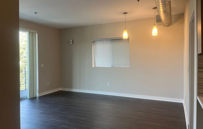 2 beds, 1 bath, 930 sqft, $3,250, Unit 13309-301