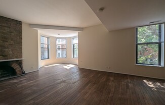 2900 N Broadway St , 604-2