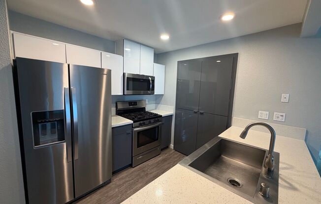 2 beds, 1 bath, 790 sqft, $2,470, Unit A209