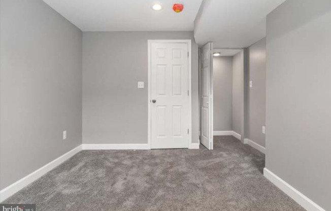 1230 W LOMBARD ST