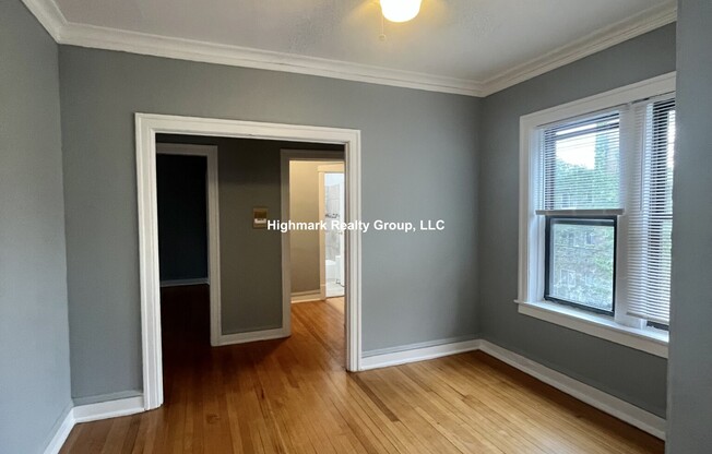 1321 W Estes Ave