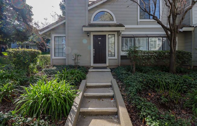 FULLY RENOVATED 3 BEDROOM, 2 BATHROOM TOWNHOUSE IN YERBA BUENA VILLAS. MUST SEE!!!