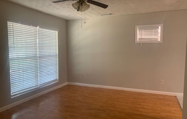 3 beds, 1 bath, $1,500